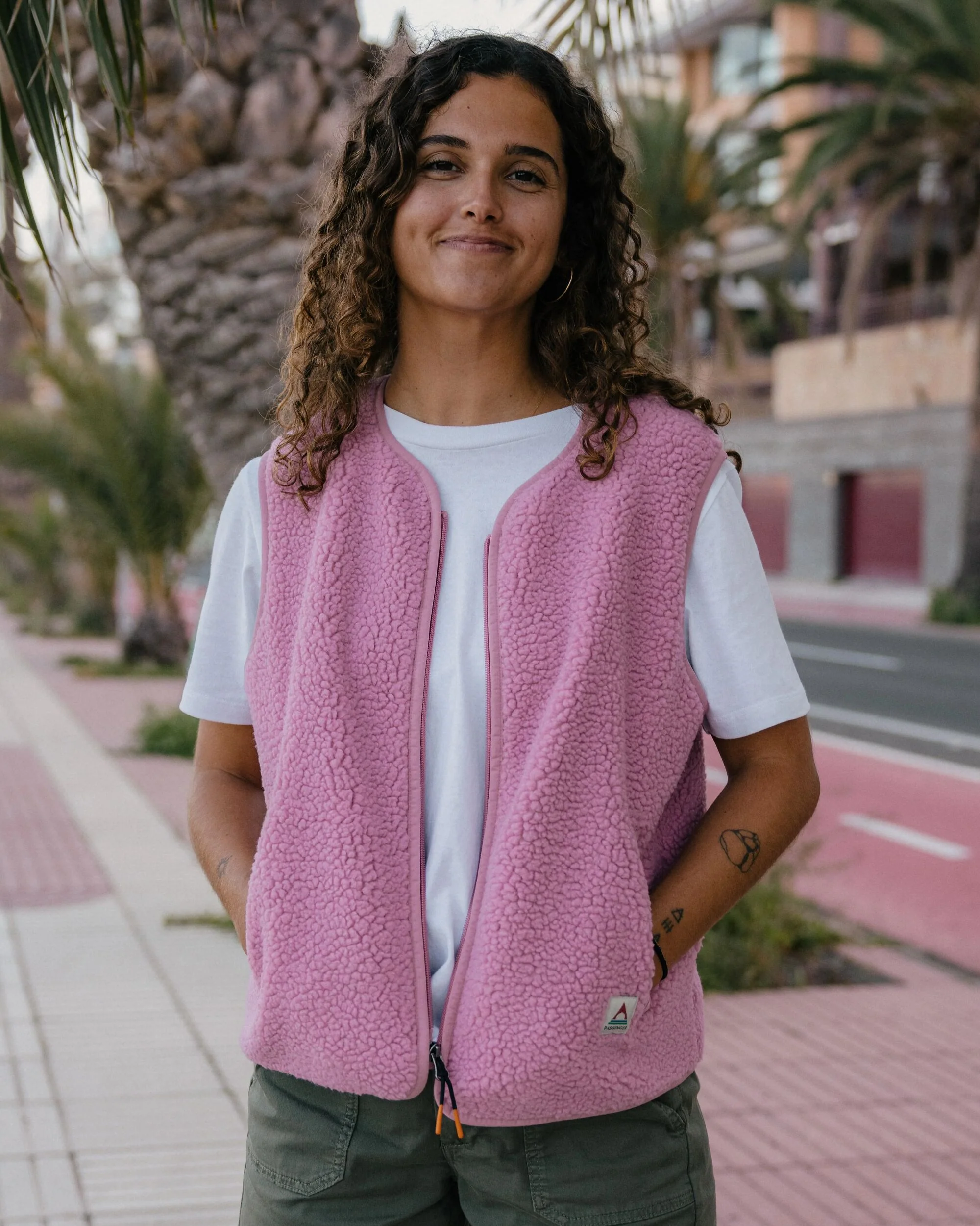 Tawny Collarless Deep-Pile Sherpa Gilet - Pink Haze